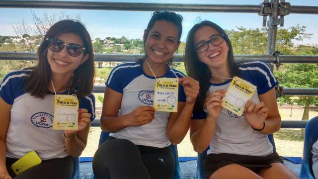 Com arquibancadas lotadas, jogos de v&ocirc;lei agitam Parque das Na&ccedil;&otilde;es