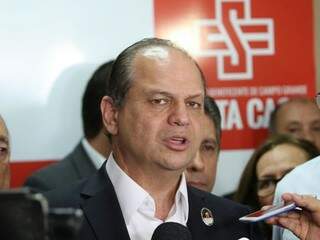 Ministro da Saúde, Ricardo Barros, durante coletiva de imprensa (Foto: Saul Schramm)