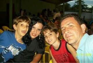 Família morreu em acidente na BR-163, em Rio Verde. (Foto: Ângela Bezerra). 