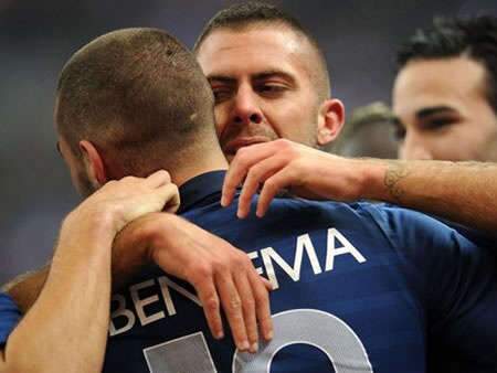  Atacante Benzema abre o placar para Fran&ccedil;a contra o Brasil