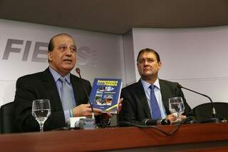 Ministro do TCU, Augusto Nardes, ao lado do presidente da Fiems, Sérgio Longen (Foto: Fernando Antunes)