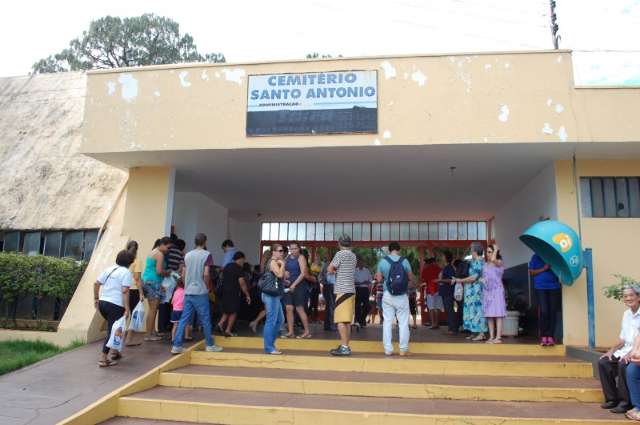Poder P&uacute;blico de folga e com&eacute;rcio aberto no feriado de meio de semana