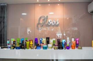 Gloss Cosmetics é endereço dos cosméticos na galeria.