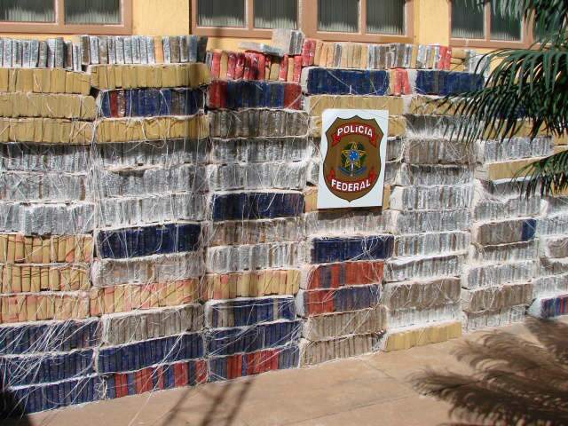  Pol&iacute;cia Federal apreende mais de uma tonelada de maconha em Caarap&oacute;