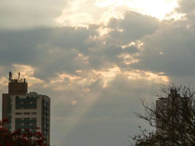 Sol volta a aparecer mas há previsão de chuva para todas as regiões de