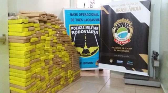 Traficante abandona ve&iacute;culo carregado com 298 quilos de maconha na MS-395