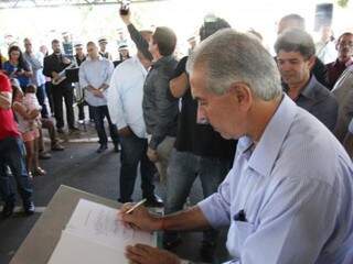 Governador Reinaldo Azambuja anunciou novos investimentos nesta segunda-feira (Foto: Chico Ribeiro/Segov)