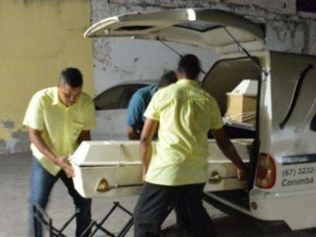 Pol&iacute;cia suspeita que assalto acabou com morte de tr&ecirc;s pessoas em fazenda