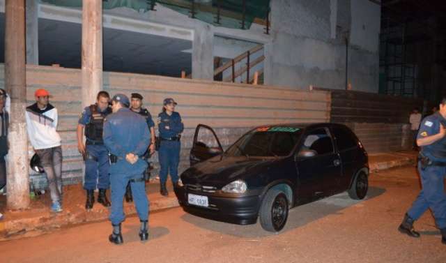 Motociclista mata jovem de 20 anos,  fere outro a tiros e foge