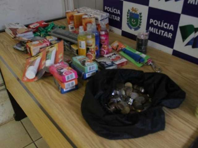 Ladr&atilde;o &eacute; preso por furtar 3 com&eacute;rcios na mesma rua de madrugada 