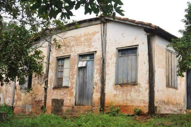 Mais velha que a cidade, casa de fazenda &eacute; alimentada por hist&oacute;ria e assombra&ccedil;&atilde;o