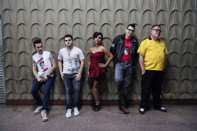 Banda encara estilo rockabilly com som anos 50; dificuldade &eacute; achar figurino