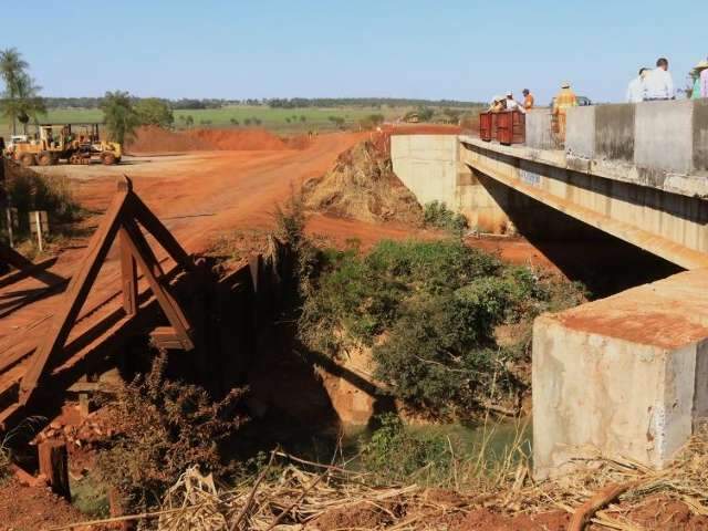 Obra emblem&aacute;tica, Estado entrega em setembro asfalto da Estrada do Cur&ecirc;