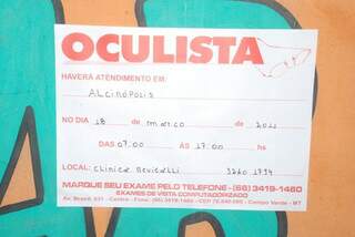 Cartaz divulgava data e horário dos atendimentos do falso profissional (Foto: Alcinópolis.com)