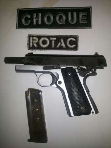 Pol&iacute;cia apreende adolescente em posse de pistola e muni&ccedil;&otilde;es no bairro Parati