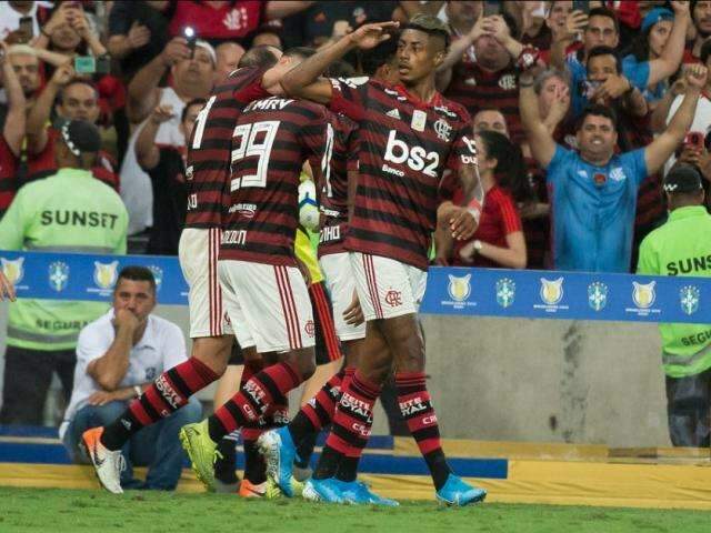 Bruno Henrique brilha e Flamengo vence o Cear&aacute; por 4 a 1