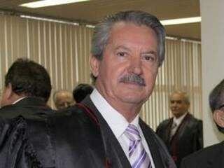 Vice do TJMS, João Batista, suspendeu ontem duas vezes julgamento de Bernal (Foto: arquivo)