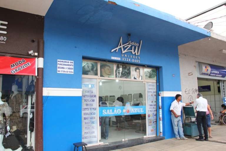 Salão Azul,  na rua Marechal Cândido Mariano Rodon (Foto: Marcos Ermínio)