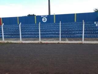 Arquibancadas de estádio foram revitalizadas (Foto: Divulgação)