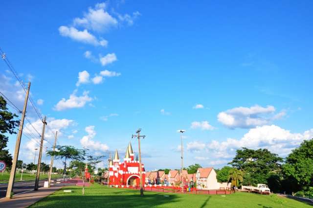 Dia de calor e com previs&atilde;o de chuva em Campo Grande