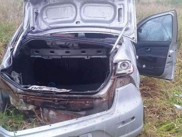 Pai e filha ficam feridos em capotagem &agrave;s margens da MS-276
