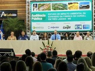 Durante audiência pública população participou de debates sobre impacto ambiental e social da empresa. (Foto: Rádio Caçula)