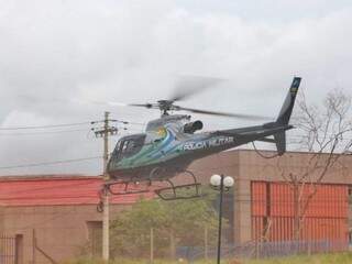 Helicóptero vai buscar urnas em municípios do interior. (Foto: Henrique Kawaminami)