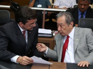 Da esquerda para a direita, os deputados Pedro Kemp e George Takimoto (Foto: Leonardo Rocha/Arquivo)