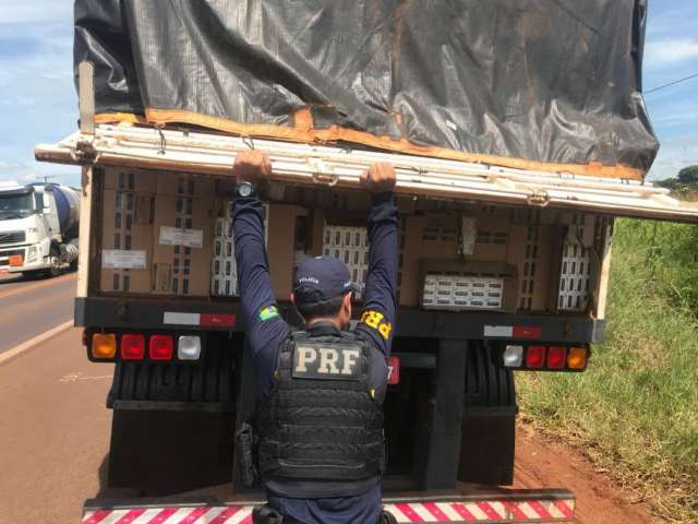 PRF apreende carga milion&aacute;ria de cigarro contrabandeado na BR-060