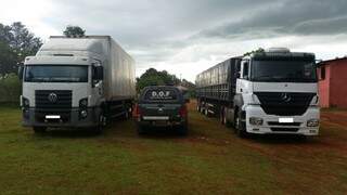 Caminhões encontrados em galpão no município de Mundo Novo estavam carregados com 125 mil pacotes de cigarro (Foto: Divulgação/DOF)