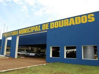 Prefeitura de Dourados deu folga para servidores só reabre na quinta (Foto: Divulgação)