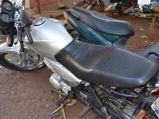 Motocicleta Honda Titan utilizada no crime está apreendida na Depac/Piratininga (Foto: Minamar Júnior)