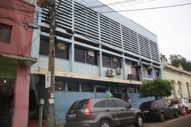 Laborat&oacute;rio Central pode mudar de local para dobrar n&uacute;mero de exames