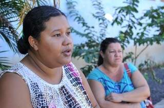 Família da aposentada Rosana Lopes não conseguiu nem ambulância para transferí-la a um hospital. (Foto:Alcides Neto).