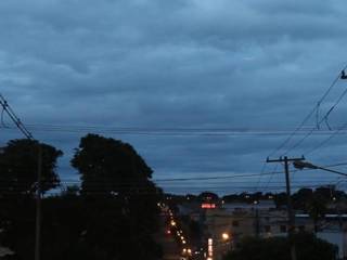 Quinta-feira (14) amanheceu parcialmente nublada em Campo Grande. (Foto: Henrique Kawaminami)