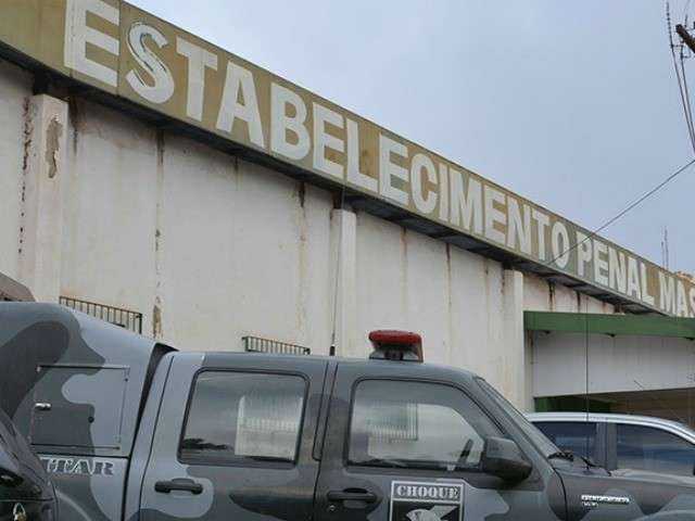 Farra de presos e diretores tem &quot;esquema&quot; do p&atilde;o a gelo clandestino 
