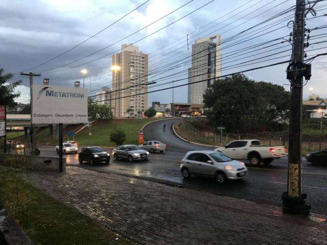 Meteorologia alerta para fen&ocirc;meno com chuva forte, raios e granizo