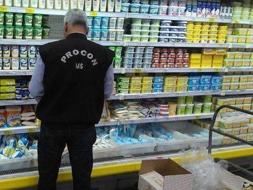 Em 3 anos, Procon descartou cerca de 20 mil produtos durante fiscaliza&ccedil;&atilde;o
