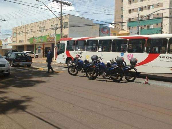 Colis&atilde;o entre ve&iacute;culos deixa tr&acirc;nsito lento na Cear&aacute; com a Piratininga