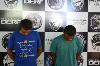 Anderson Ricardo de Almeida, 26 anos, e William de Jesus dos Santos, 21 anos, confessaram o crime. (Foto: Viviane Oliveira)