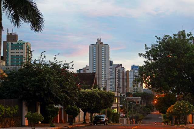 Sexta-feira começa com clima ameno, mas temperatura pode chegar a 32°C hoje