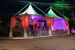 O Bar Naza foi um dos que investiu em tendas para a decoração (Fernando Antunes)