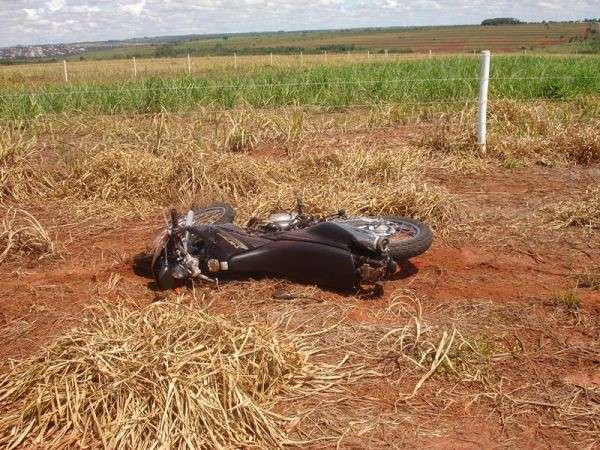 Professor morre ao perder controle de moto em Costa Rica