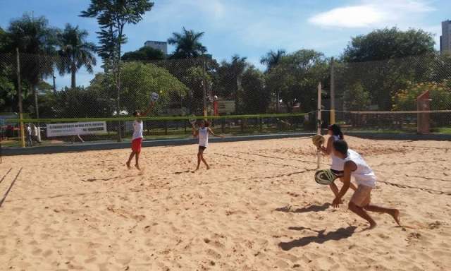 Jogos finais de beach tennis ocorrem neste domingo no Belmar Fidalgo