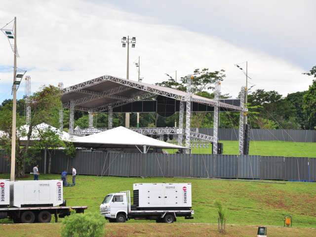  Com estrutura preparada, r&aacute;dio espera p&uacute;blico de 30 mil pessoas em festa no Parque das Na&ccedil;&otilde;es