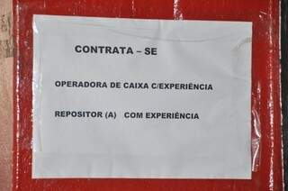 Lojistas exigem experiência e reclamam de falta de interesse de contratados (Foto: Marcelo Calazans)