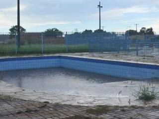 No Parque Tarsila do Amaral, norte da cidade, complexo aquático está fechado; mas este não é único problema dos parques da cidade (Foto: Alcides Neto)