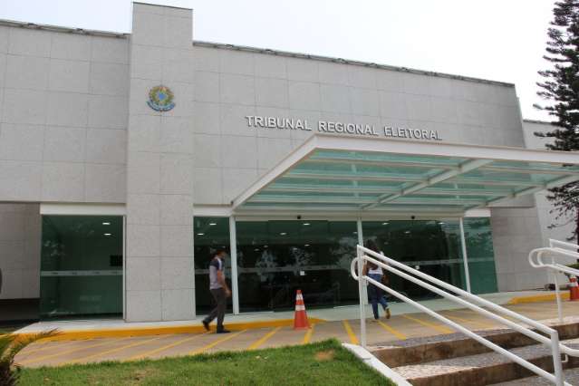 Eleitor pode denunciar crimes por telefone, internet e aplicativo de celular