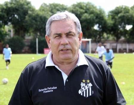 Oper&aacute;rio fica sem t&eacute;cnico e gerente de futebol a duas semanas do Estadual