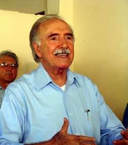 Schimidt quer o PDT com os &quot;p&eacute;s no ch&atilde;o&quot; para definir rumo em 2014